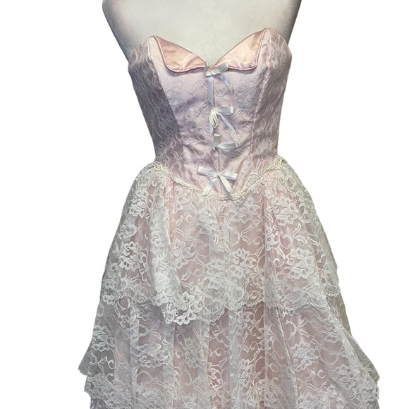 Vintage Flirtations Alfred Angelo Pink Cream Lace Strapless Dress Gloves - Picture 2 of 10